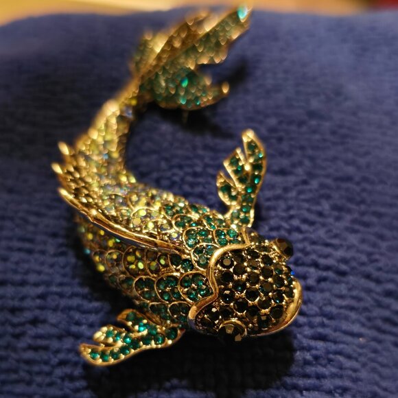KOI RHINESTONE BROOCH - Picture 1 of 16